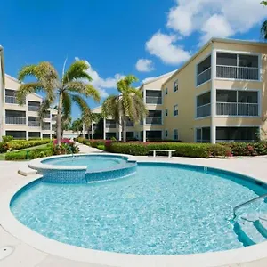 511 Regal Club - Heart Of Seven Mile George Town