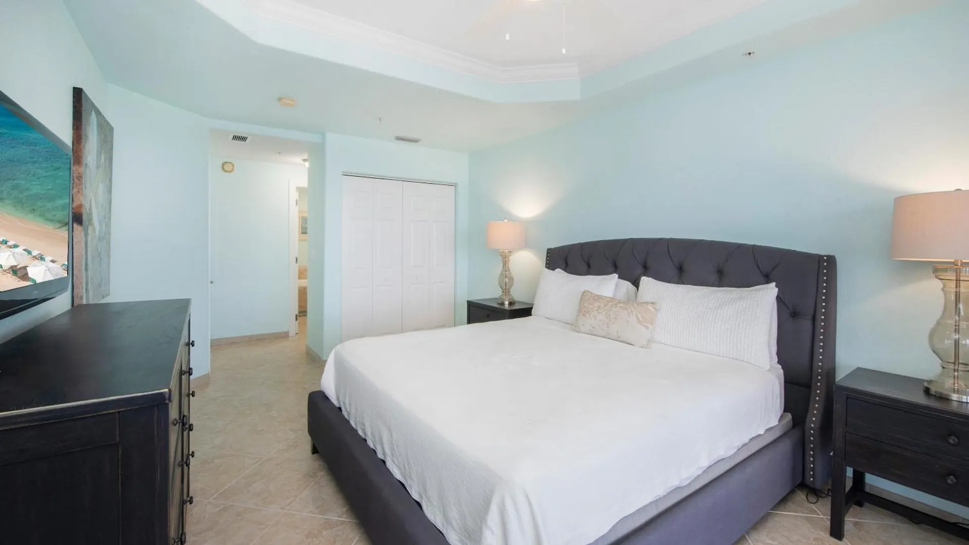 South Bay Beach Club 30 - 3 Bedroom 2 Bathroom Unit George Town Apartment