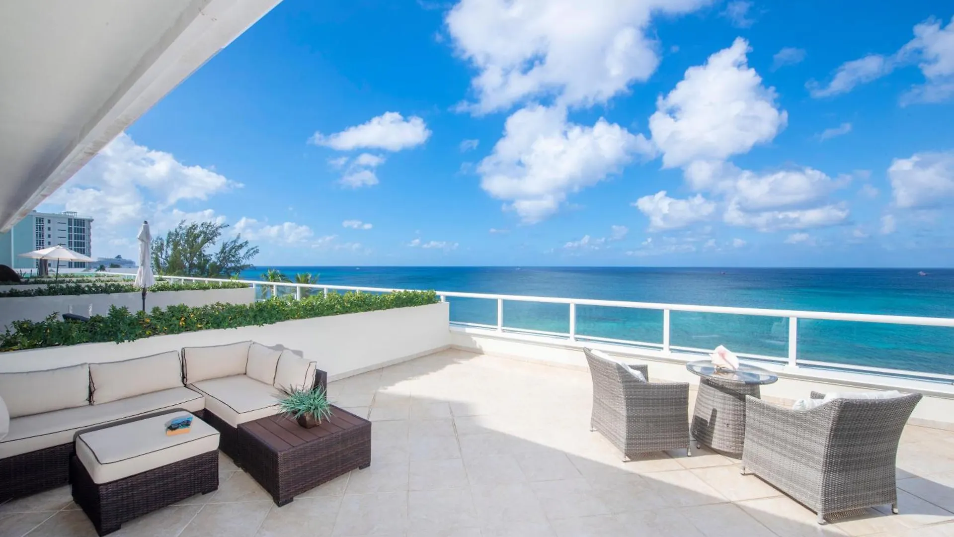South Bay Beach Club 30 - 3 Bedroom 2 Bathroom Unit George Town